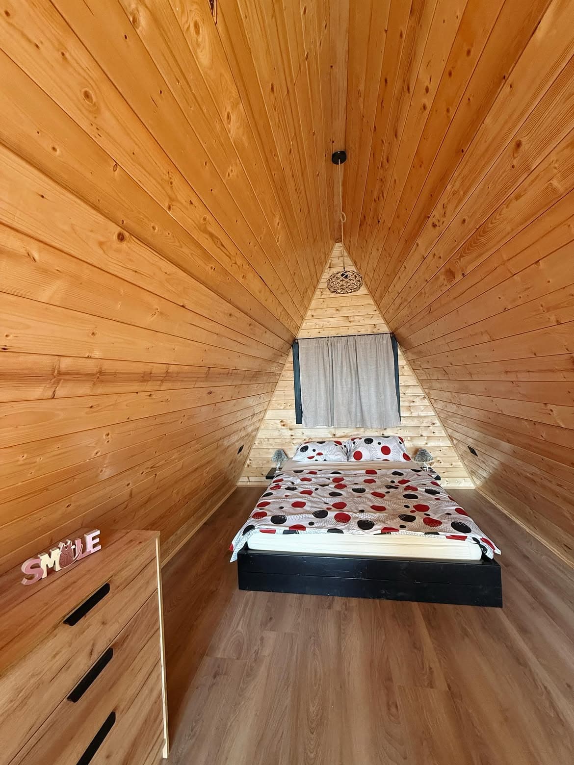 Cosy sleeping area inside A-Frame Mrežnica